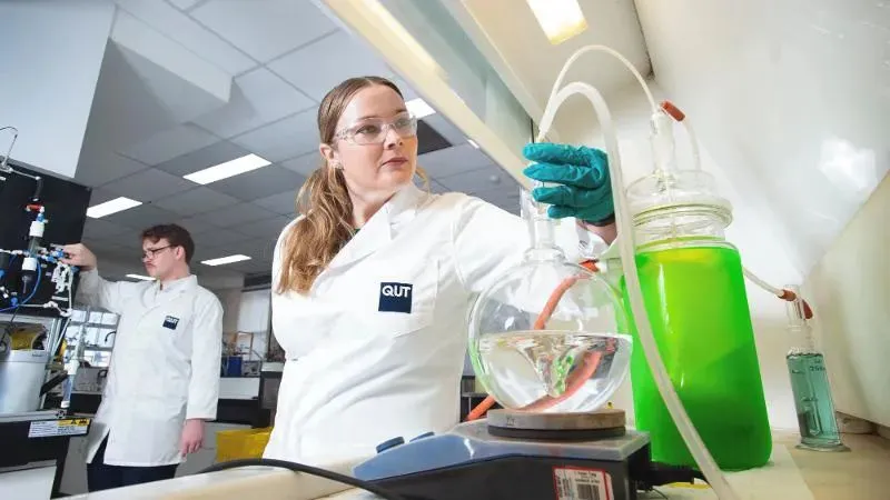  Professor Sara Couperthwaite 
